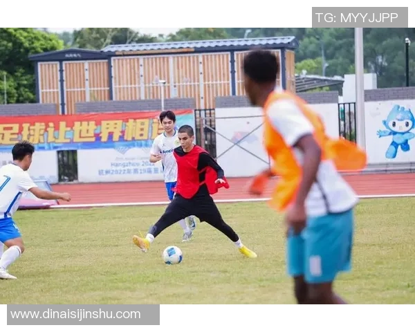 杭州足球队的速度之谜揭秘:从训练到比赛的全景探索 杭州足球队的速度之谜揭秘:从训练到比赛的全景探索