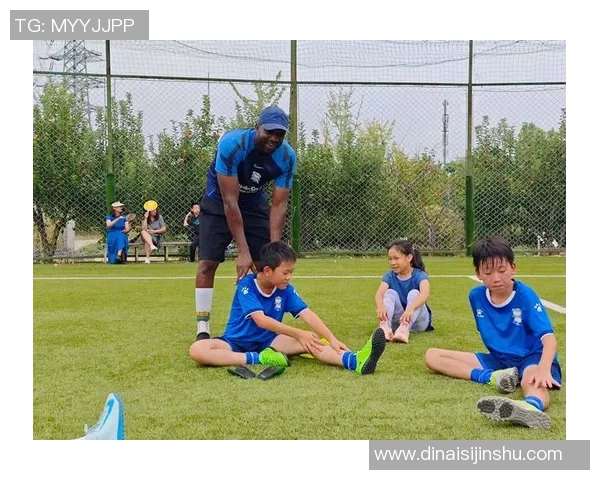 足球明星与孩子欢乐互动展现父爱温情瞬间 足球明星与孩子欢乐互动展现父爱温情瞬间